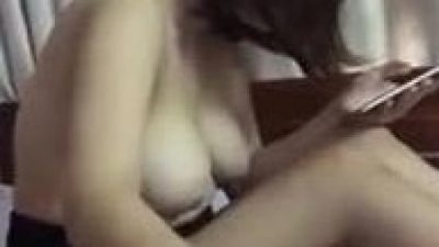 Dẩn chị gái ny vào nhà nghĩ