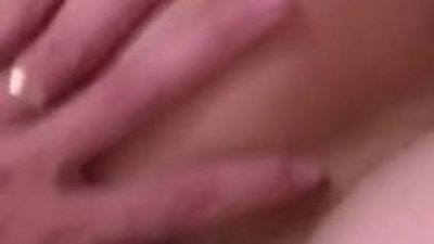 Thì thầm cùng em gái mưa